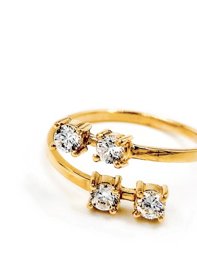 Sisters swing ring, Zircon stones 18k