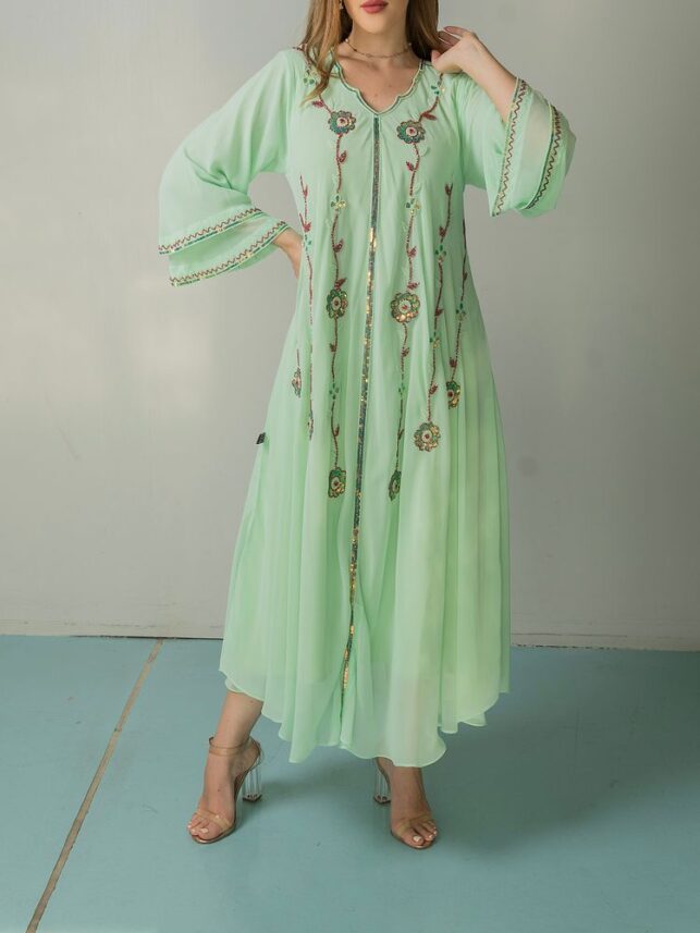 Bell dress w/ flower embroidery & chiffon materials