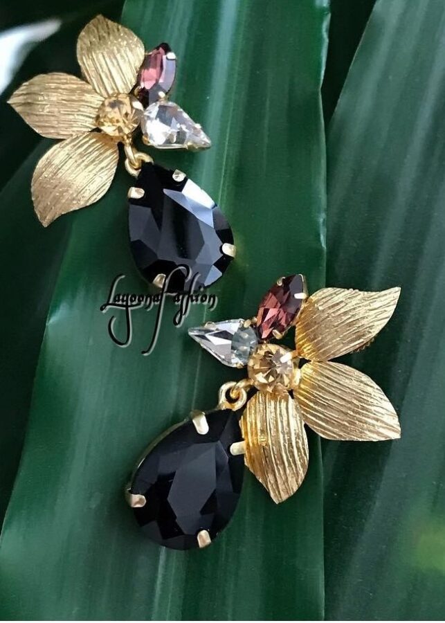 Drop golden Petal earrings w/ black Quartz