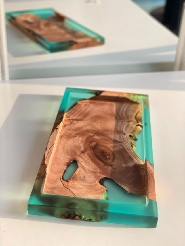 Rectangular tray mixed up with wooden & ceramic