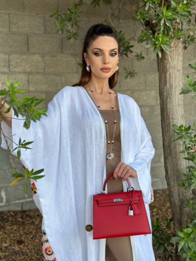 Dainty Abaya with flower embroidery, linen materials