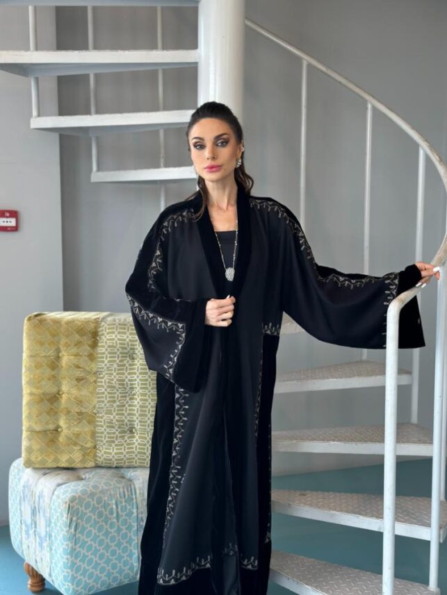 T cut abaya w/ golden embroidery, Crepe & velvet materials