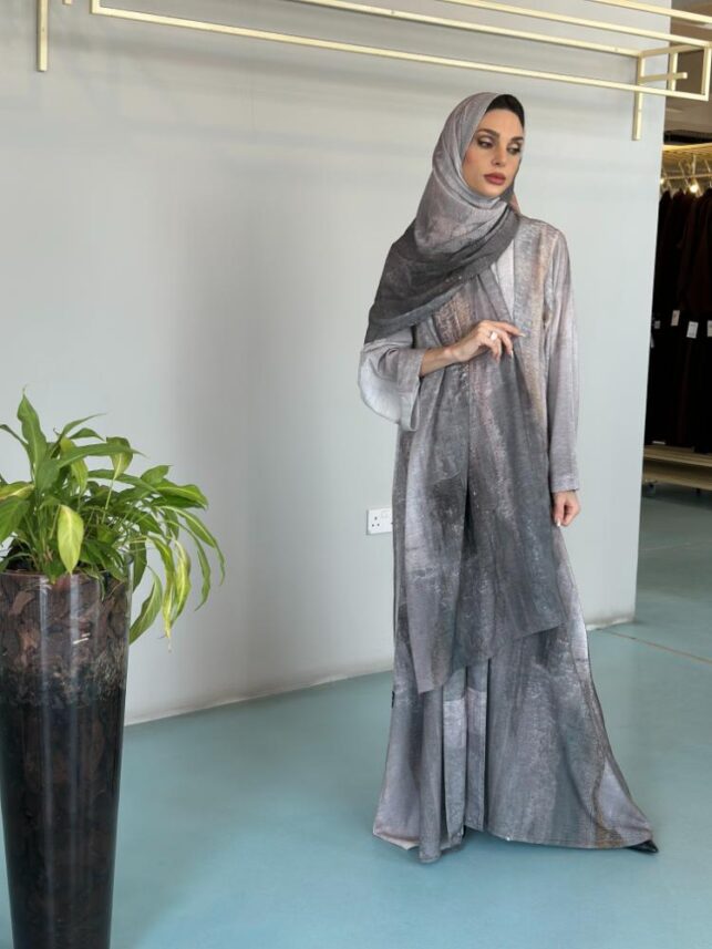 Painted Abaya, Merino Materials