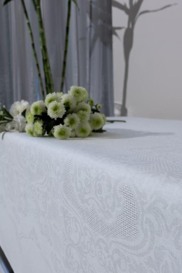 Table cloth with intricate design, Margo 250, Linen materials