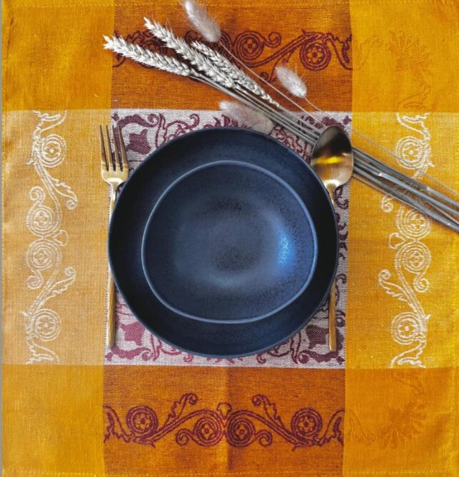 Colored table napkin canzone, Linen materials